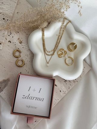 Dvojnásobná radost se Sylviene💫 Pořiď si svůj oblíbený šperk a druhý máš zcela zdarma – protože krásy nikdy není dost.✨